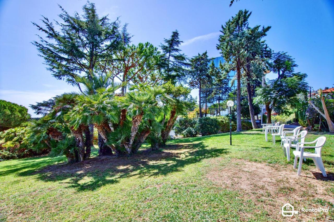 Free Parking-Sea View, With Pool & Garden Appartement San Remo Buitenkant foto