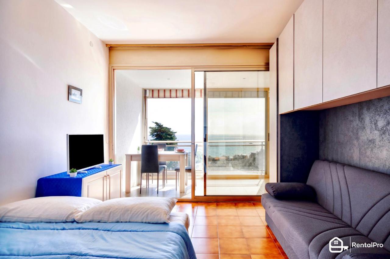 Free Parking-Sea View, With Pool & Garden Appartement San Remo Buitenkant foto